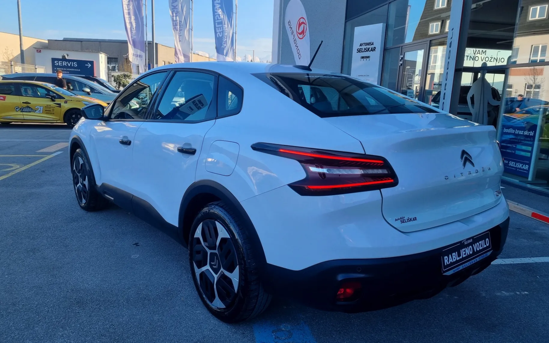 Zunanja slika - Citroën C4 - 1.2 PURETECH - KOT NOV - SAMO 26.488KM - 5