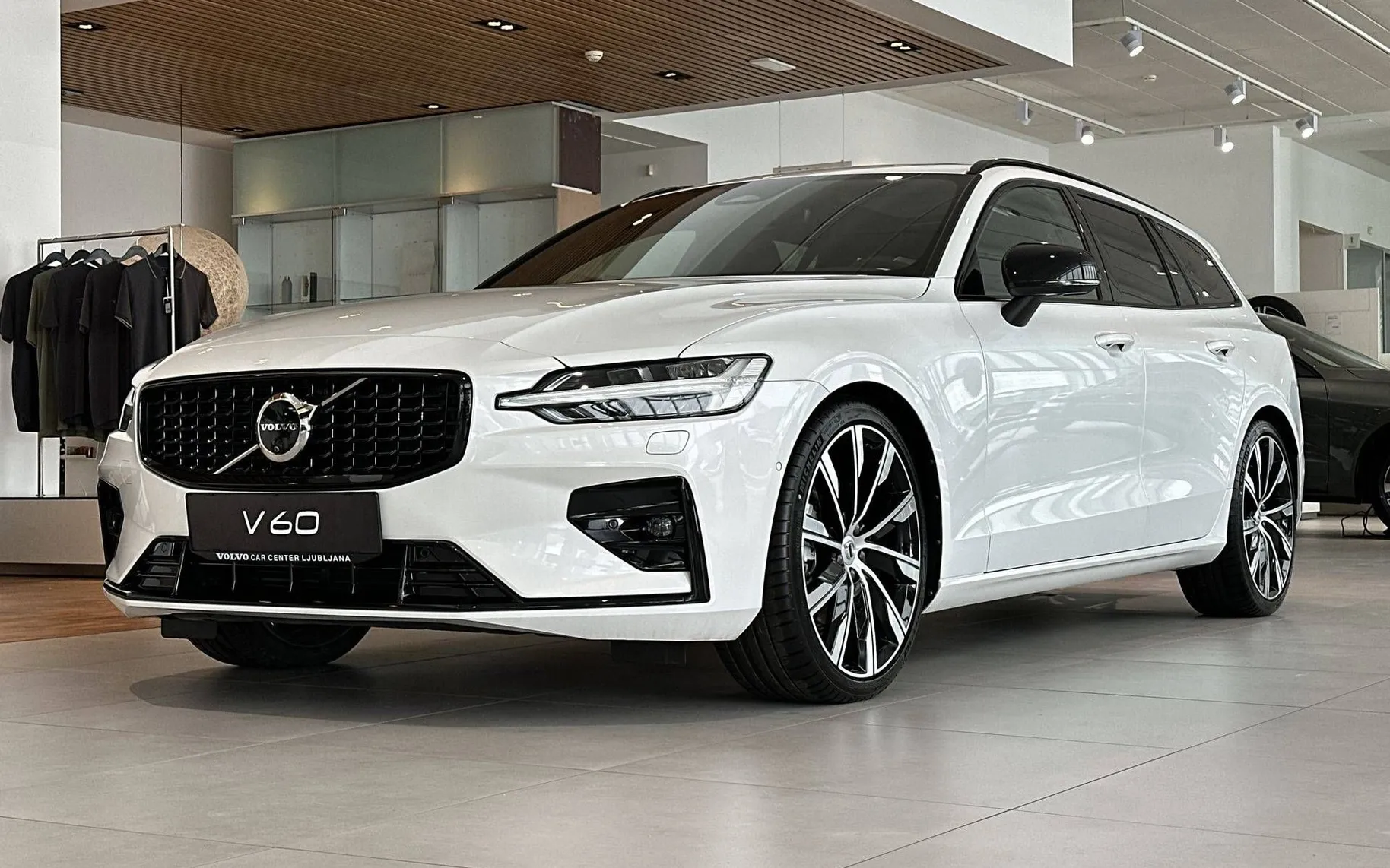 Zunanja slika - Volvo V60 - B4 D Plus Dark Mild hybrid - 1