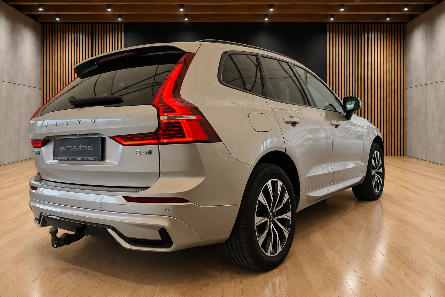 Zunanja slika - Volvo XC60 - B4D AWD Plus Dark Avt.1. lastnik. SLO poreklo - 5