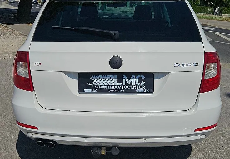 Zunanja slika - Škoda Superb - Combi 2.0 TDI 140ks °2-LASTNIK°  °TEMPOMAT° °PDC° - 6