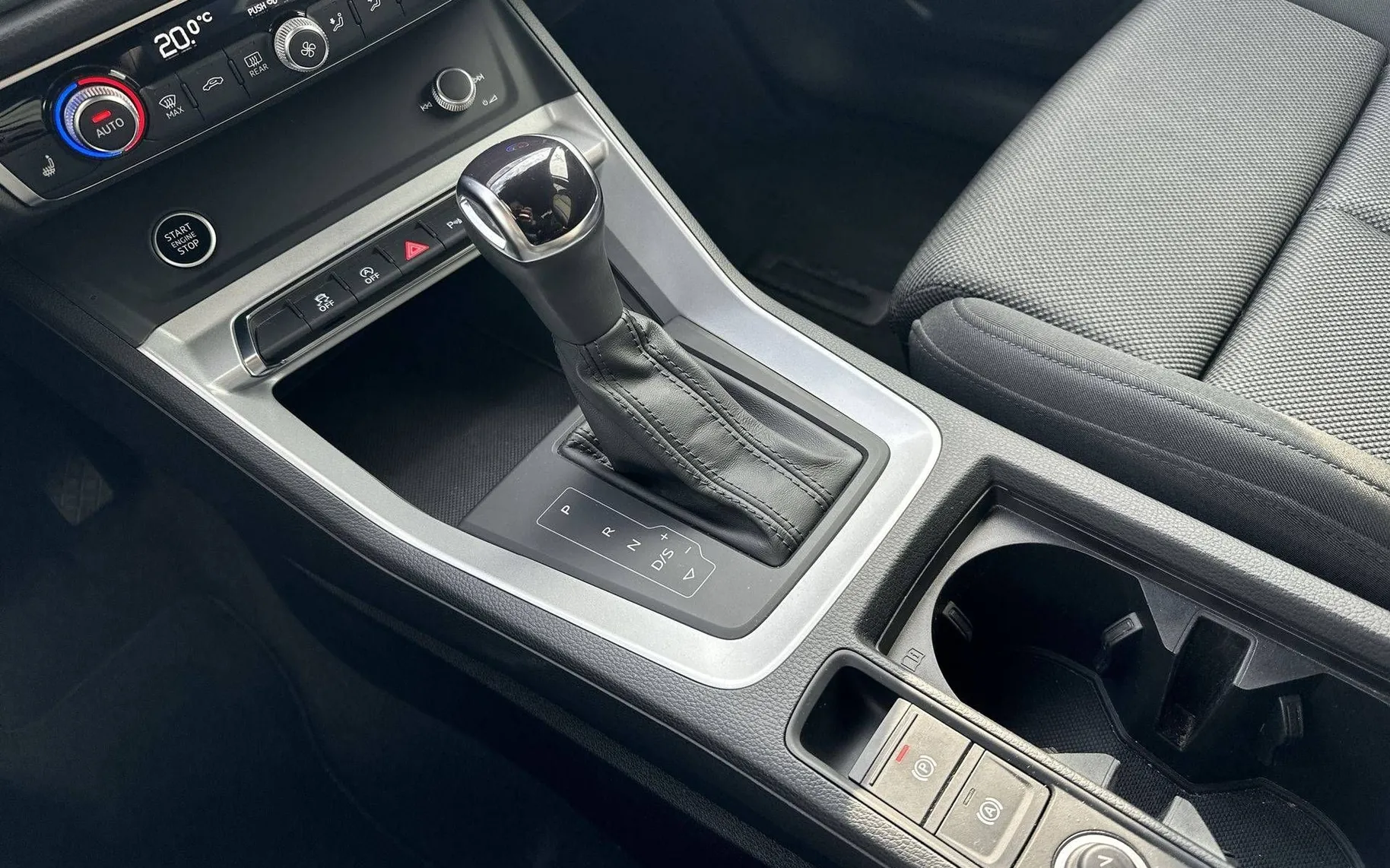 Notranja slika - Audi Q3 - 35 TDI SPORT S tronic - 19