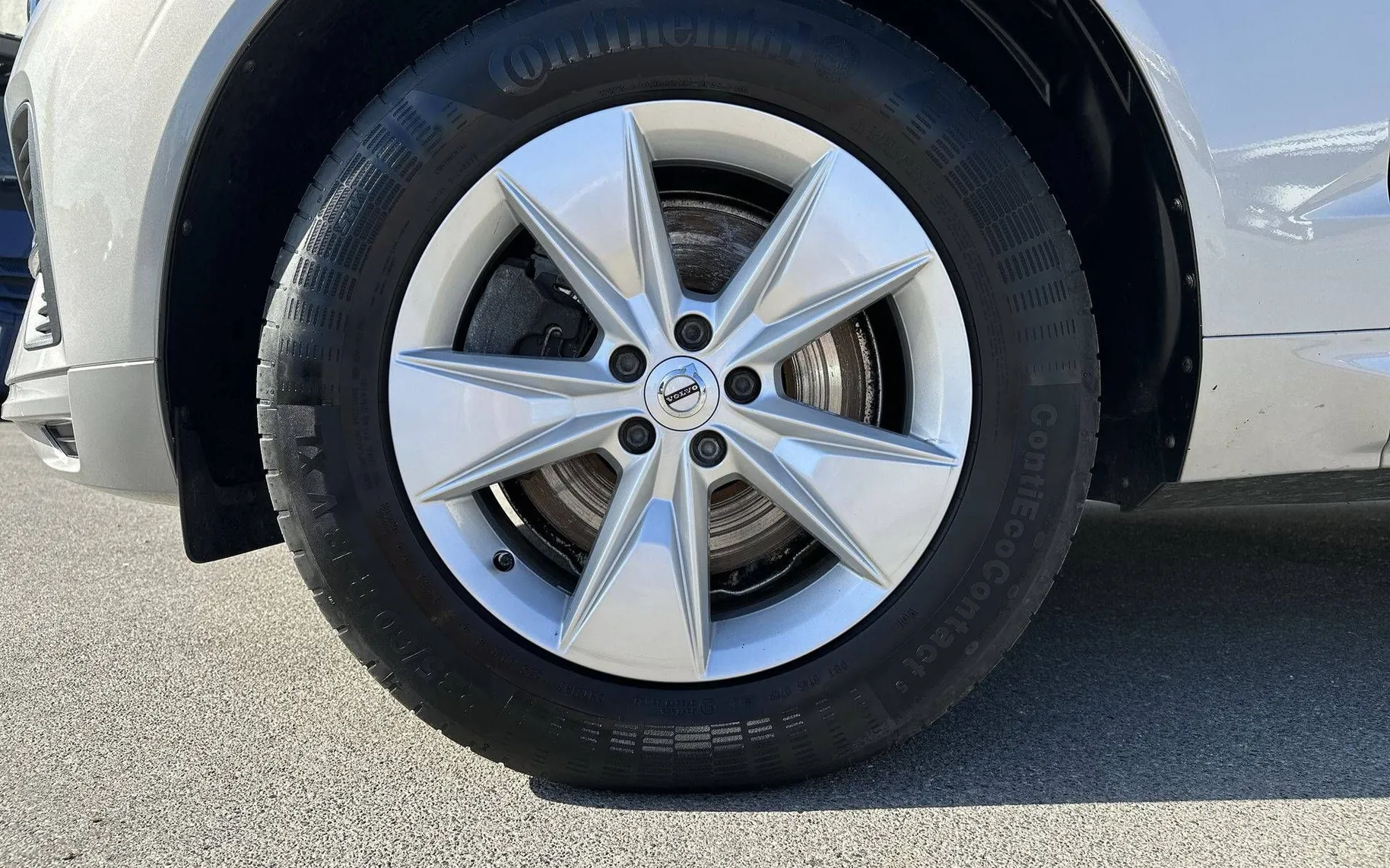 Notranja slika - Volvo XC60 - B4 D AWD Core Avt. - 9