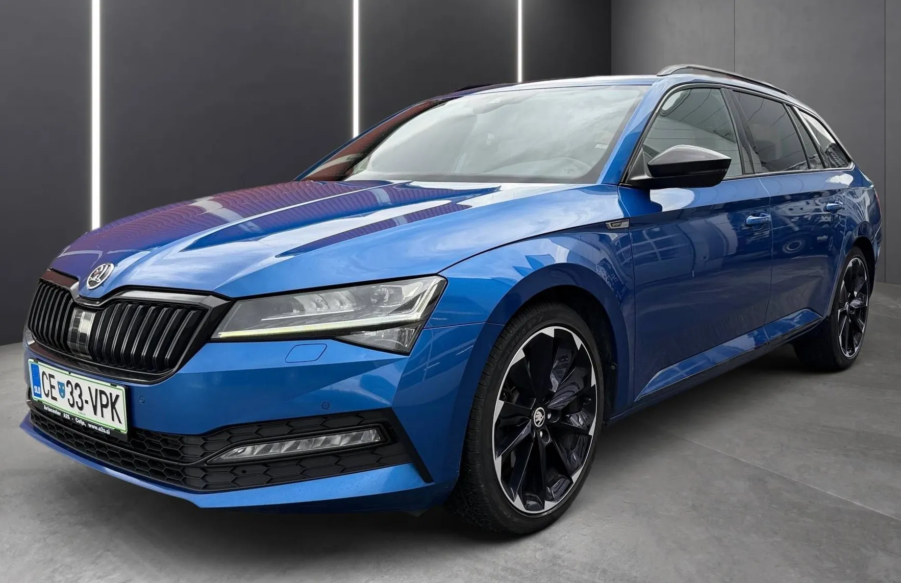 Zunanja slika - Škoda Superb - 2.0 TDI Sportline Combi DSG147kW-DCC-Memory-Canton - 1