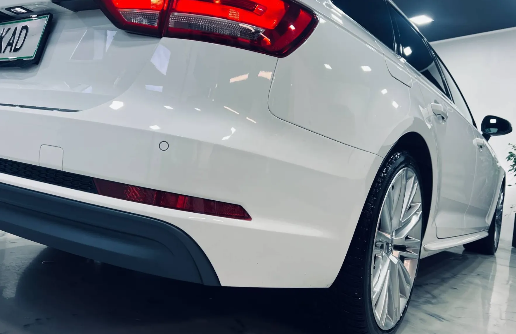 Zunanja slika - Audi A4 - Avant 2.0 TDI S-Line 110  150  PDC-NAVI-ALU18-XENON - 16