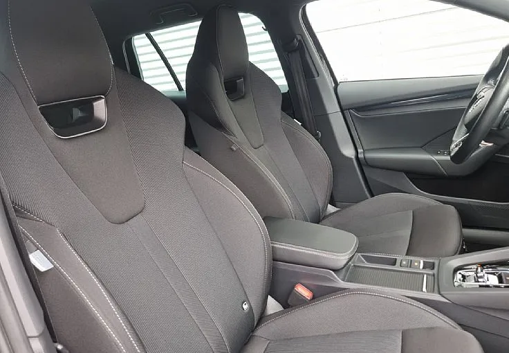 Zunanja slika - Škoda Octavia - 2.0 TDI-DSG-SPORTLINE-KEYLESS-RADAR - 11