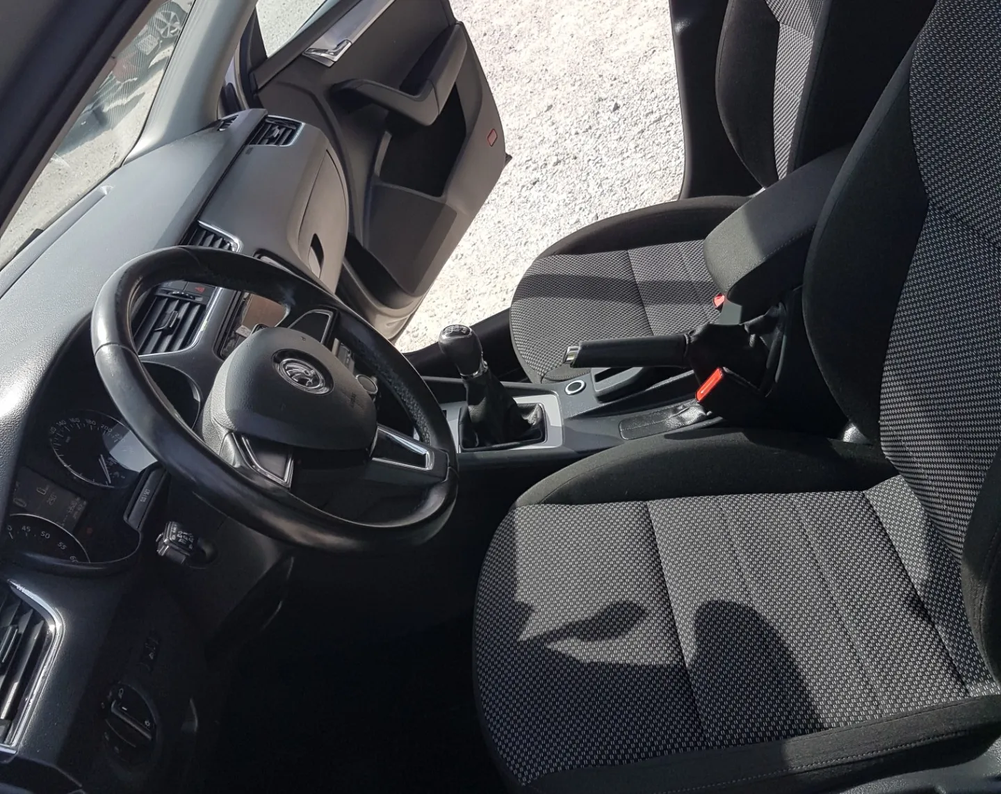 Zunanja slika - Škoda Octavia - Combi 4x4 1.6 TDI Ambition - 10