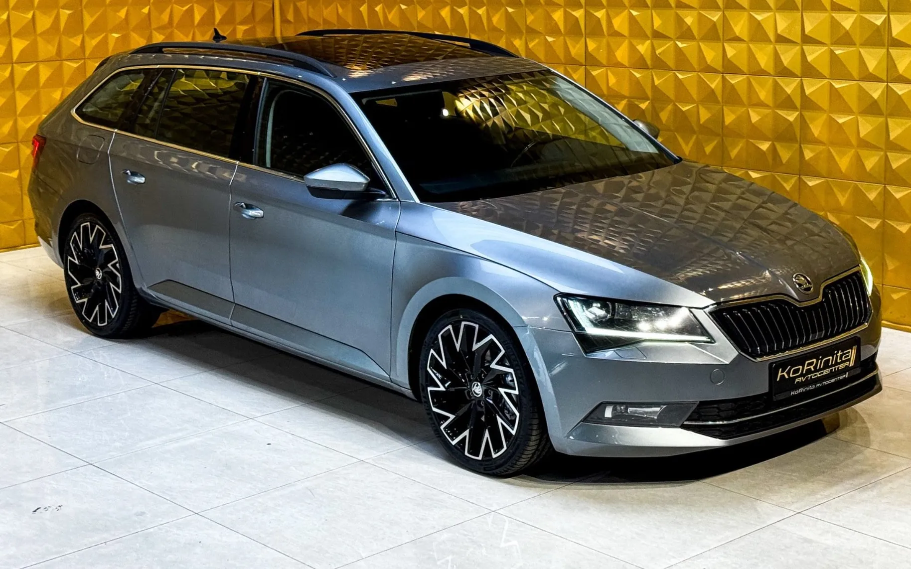 Zunanja slika - Škoda Superb - 2.0 TDI 4X4 AUT.-PANO-GRETJE-NAVI-RADAR TEMP - 2