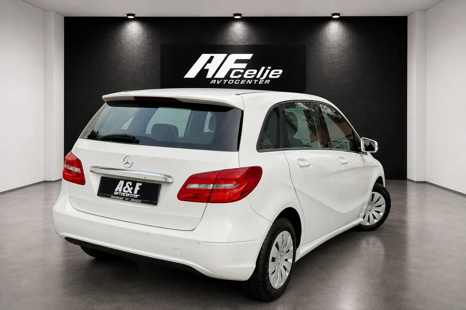 Zunanja slika - Mercedes-Benz B-Razred - 180 CDI-2 LASTNIK-LIZING ZA TUJCE-PDC-TEMPOMAT-... - 5