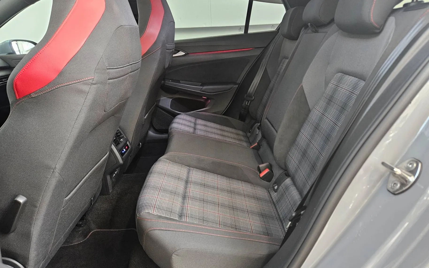 Zunanja slika - Volkswagen Golf - 2.0 TSI GTI DSG SUPER PONUDBA - 6