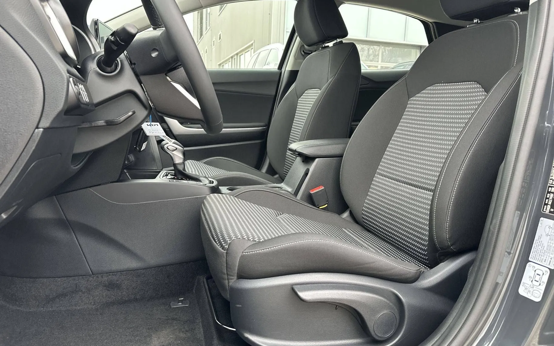 Notranja slika - KIA XCeed - 1.6 T-GDi LX SMART ISG.7DCT - 10