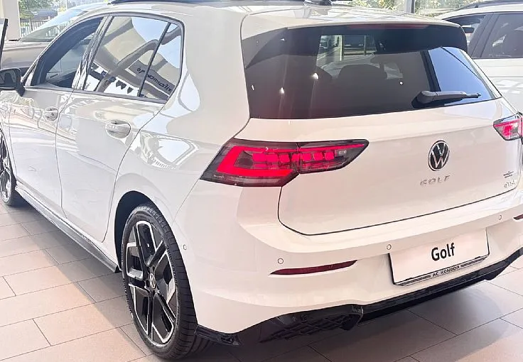 Zunanja slika - Volkswagen Golf - R-Line 4JOY 1.5 eTSI DSG - PANO - 360 - - 4