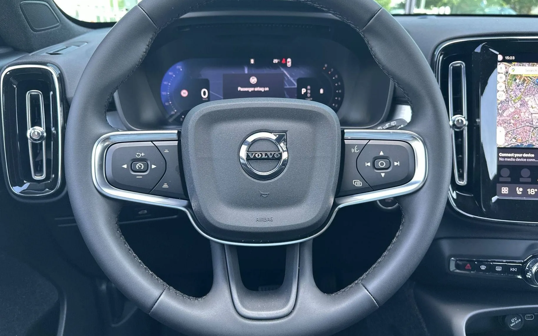 Notranja slika - Volvo XC40 - B3P Core Avt... - 13