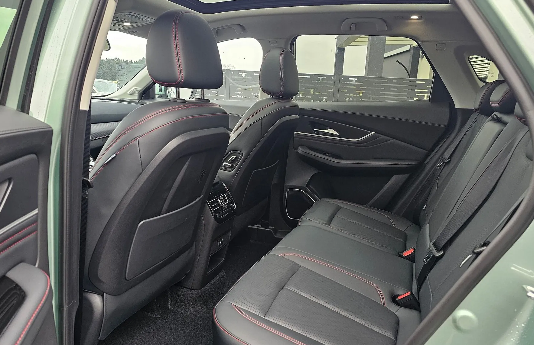 Zunanja slika - Dongfeng - - 1.5 TGDI 7DCT LUXURYMY 25+ ADAS NA ZALOGIJADE. - 4