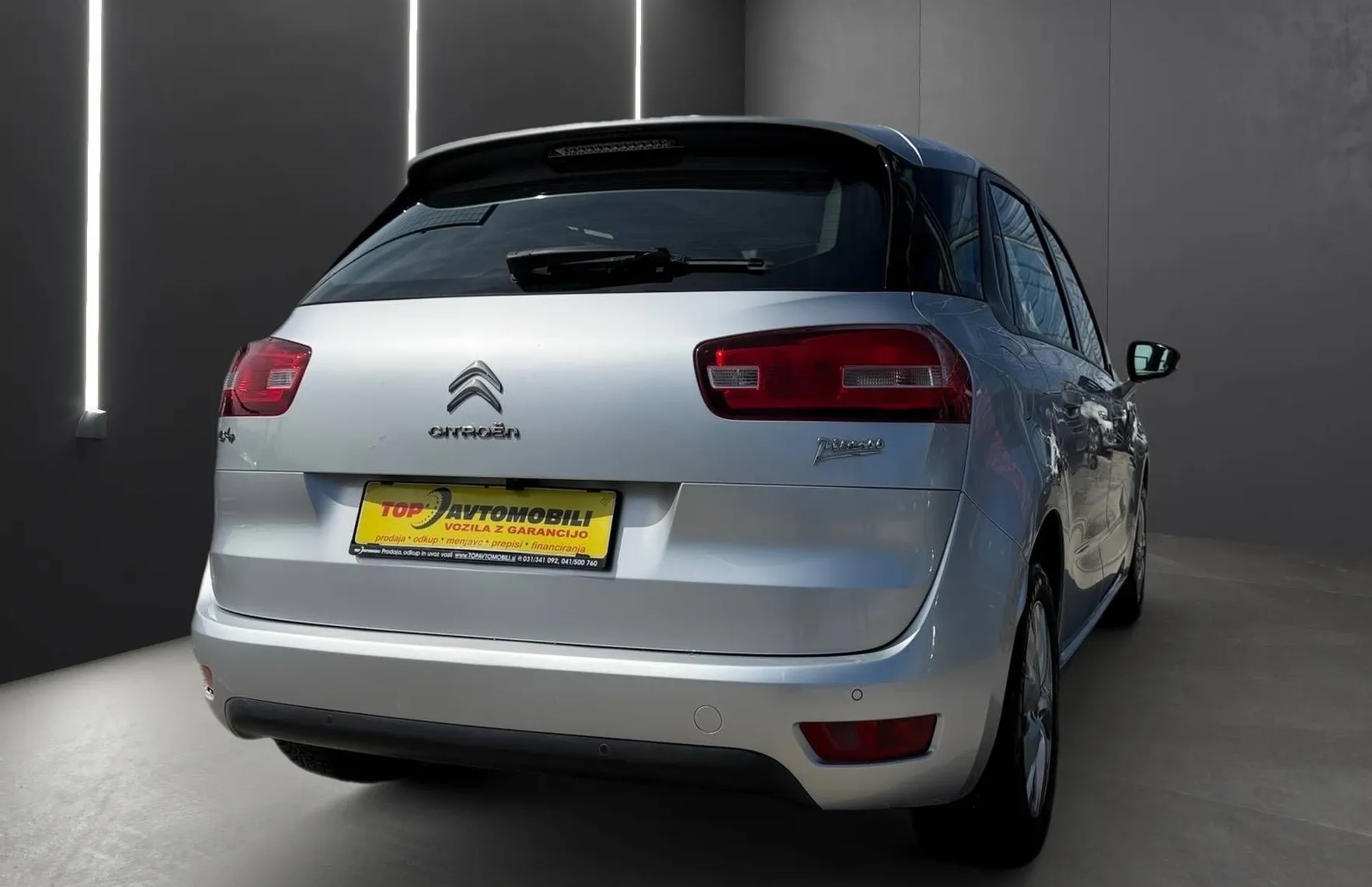 Zunanja slika - Citroën C4 - Picasso 1.6 e-HDi  NAVI PDC TEMPOMAT REDNO SERVISIRAN... - 6
