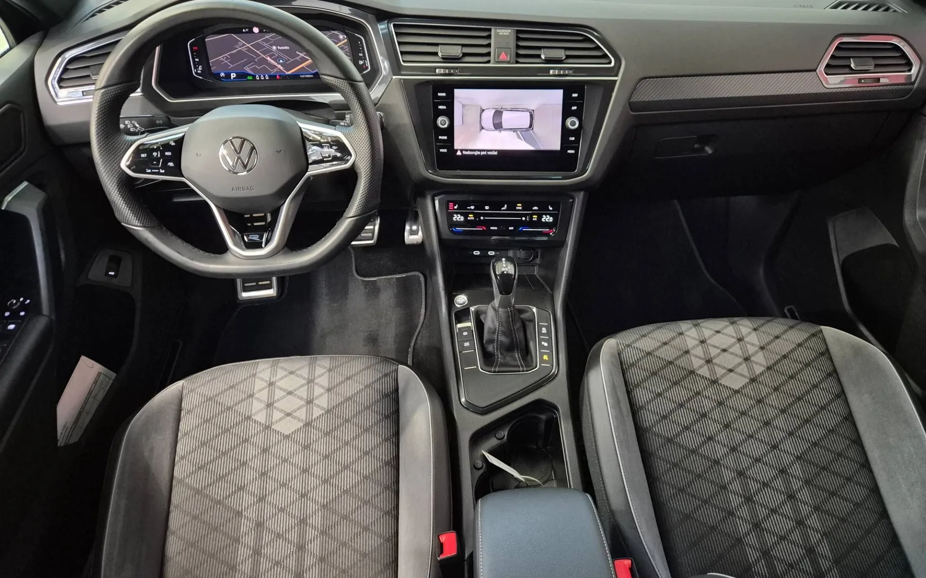 Notranja slika - Volkswagen Tiguan - 2.0 TDI R line 110kW DSG... - 8