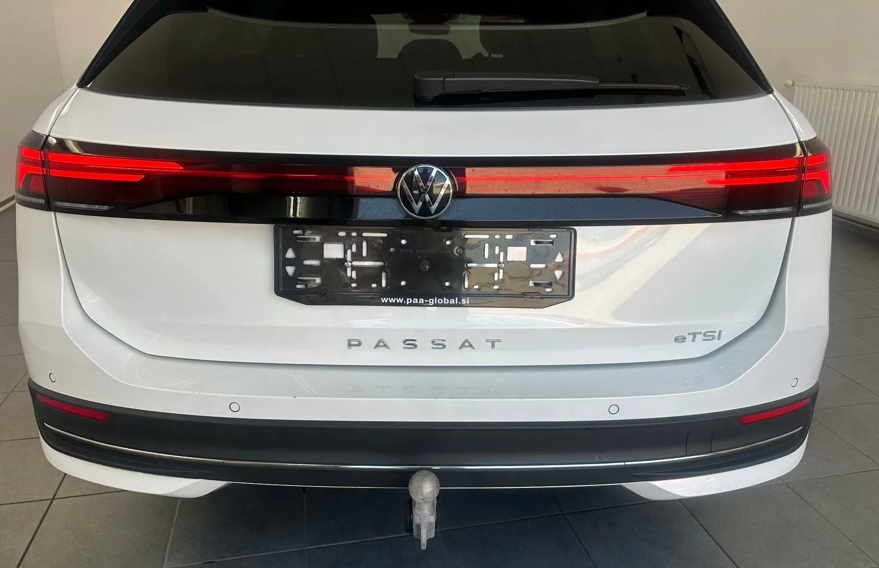 Zunanja slika - Volkswagen Passat - Variant 1.5 eTSI Business DSG.NEMŠKI.KLJUKA.KAMERA.LED.ACC - 7
