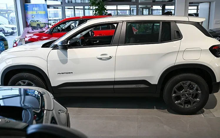 Zunanja slika - Jeep Avenger - 1.2 E-DCT6 MHEV 110 Altitude - 3