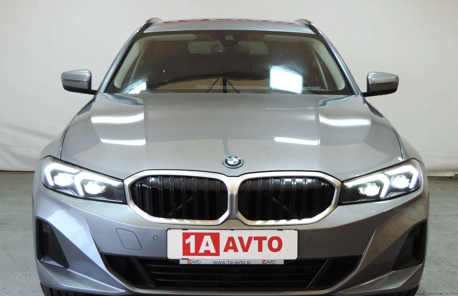 Zunanja slika - BMW Serija 3 - Touring: 330e xDrive Touring Avt. NOVI MODEL.... - 2