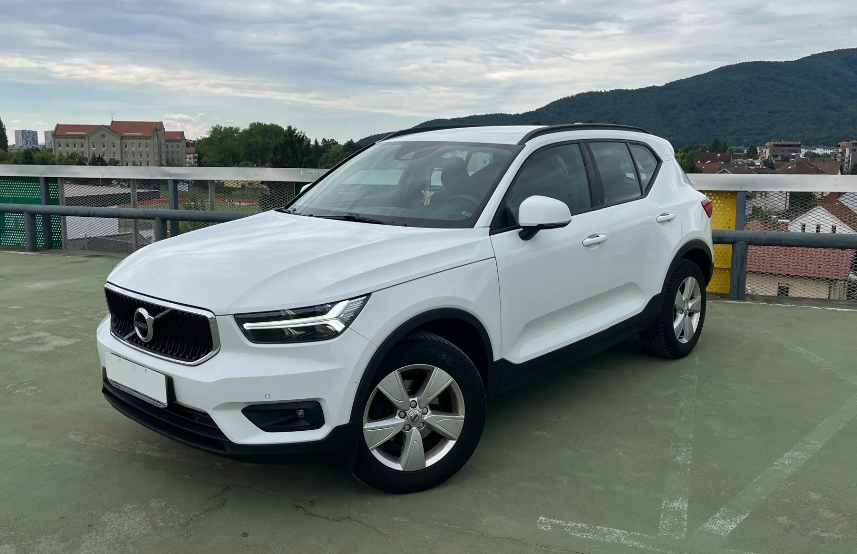 Zunanja slika - Volvo XC40 - T3 Momentum Avt. ACC. LED. NAVI. VZR. KAM. - 1
