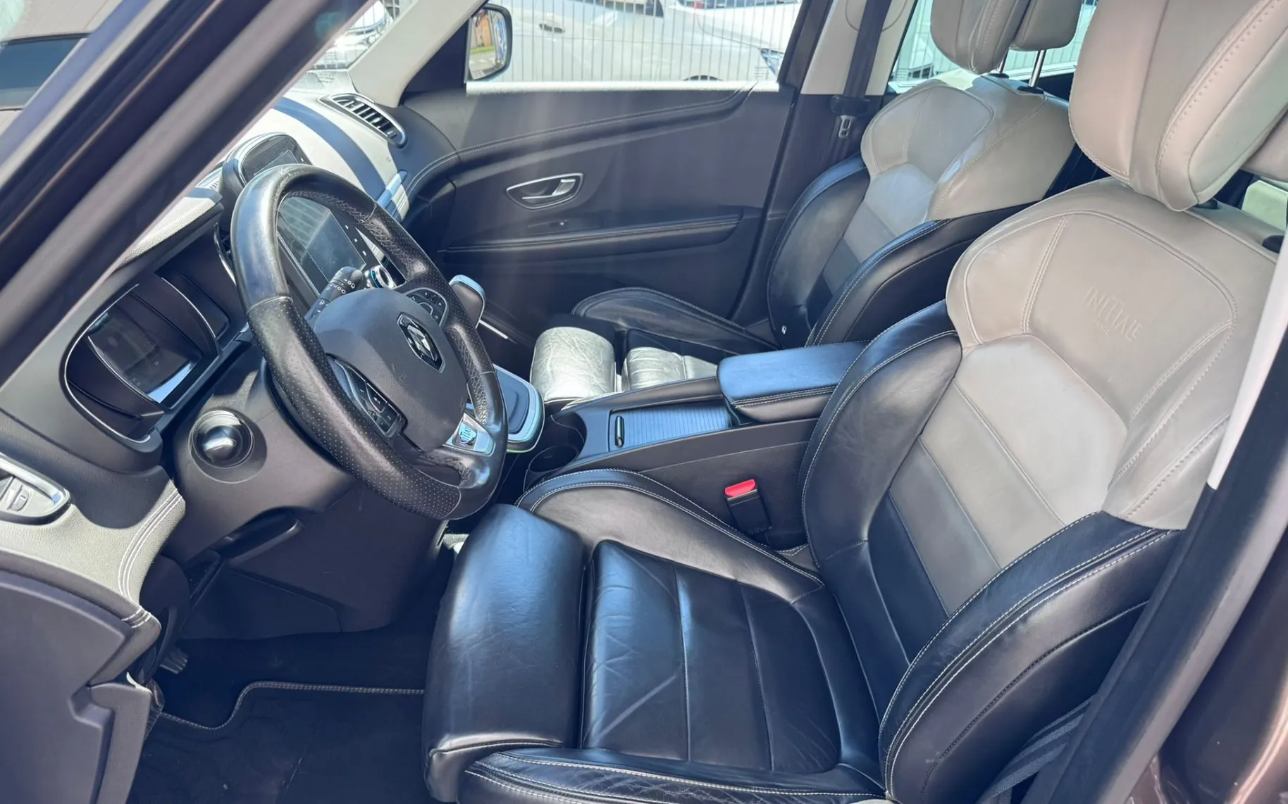 Zunanja slika - Renault Grand Scenic - Scénic 1.6 dCi 160 Energy INITIALE PARIS - EDC - 12