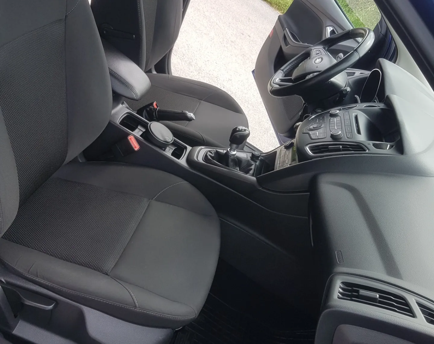 Zunanja slika - Ford Focus - 1,0 EcoBoost Bussines - 14