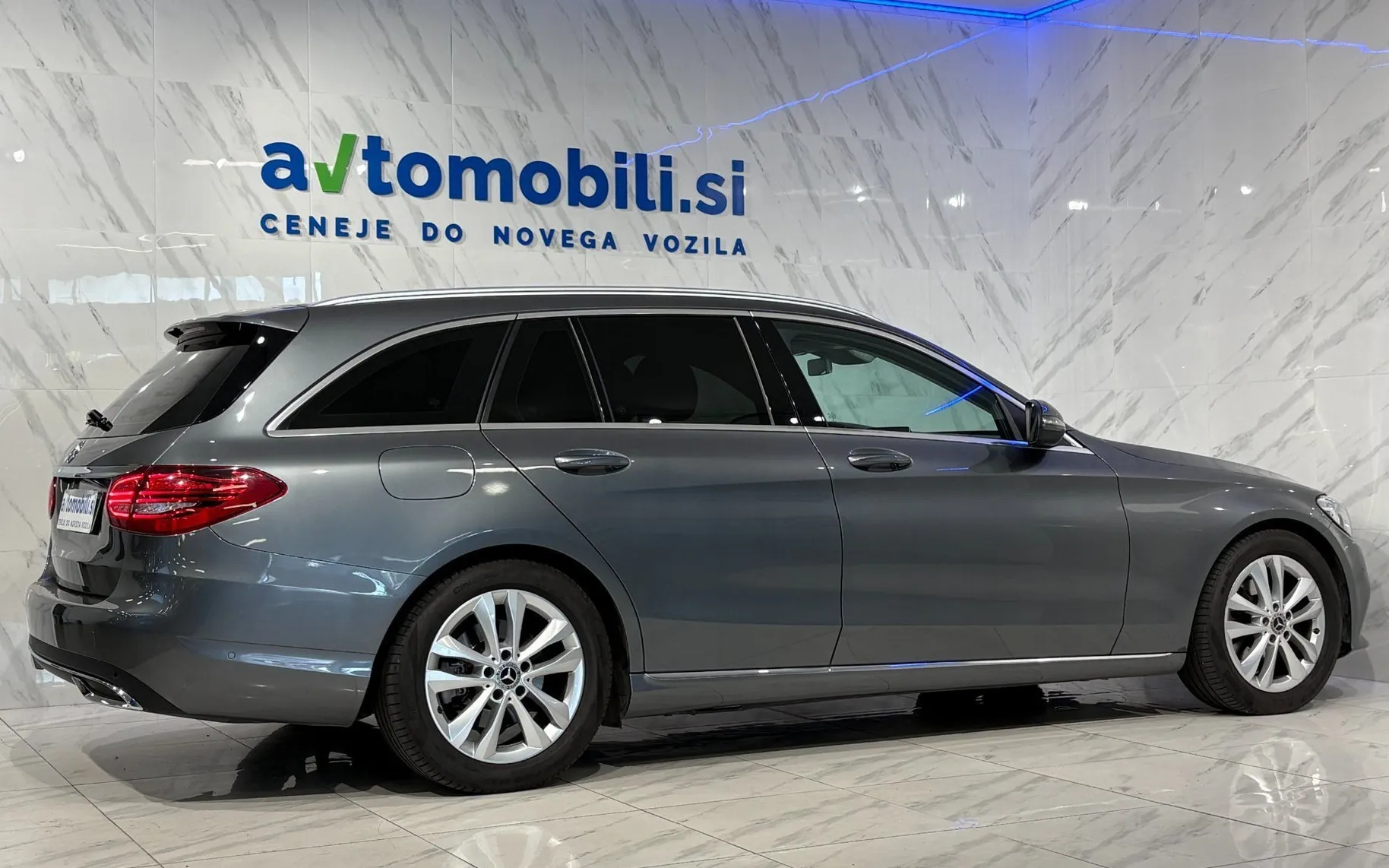 Zunanja slika - Mercedes-Benz C-Razred - 220d T AMG-Line|Tempomat|Panorama|Kamera|MrtviKot| - 5
