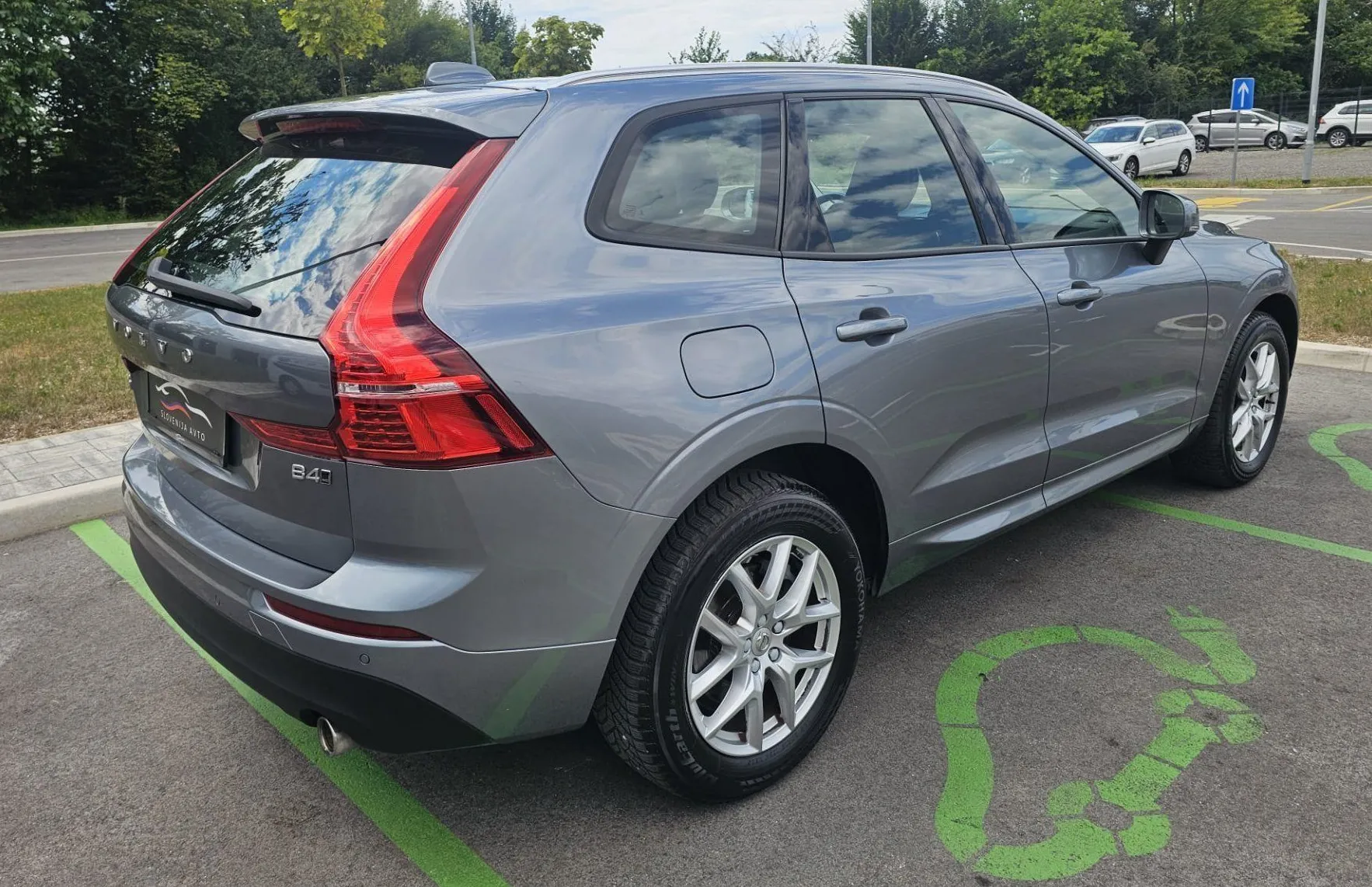 Zunanja slika - Volvo XC60 - B4D AWD Mom.Pro Avt.|panorama|wirtual|Navi|AC|Asis - 4