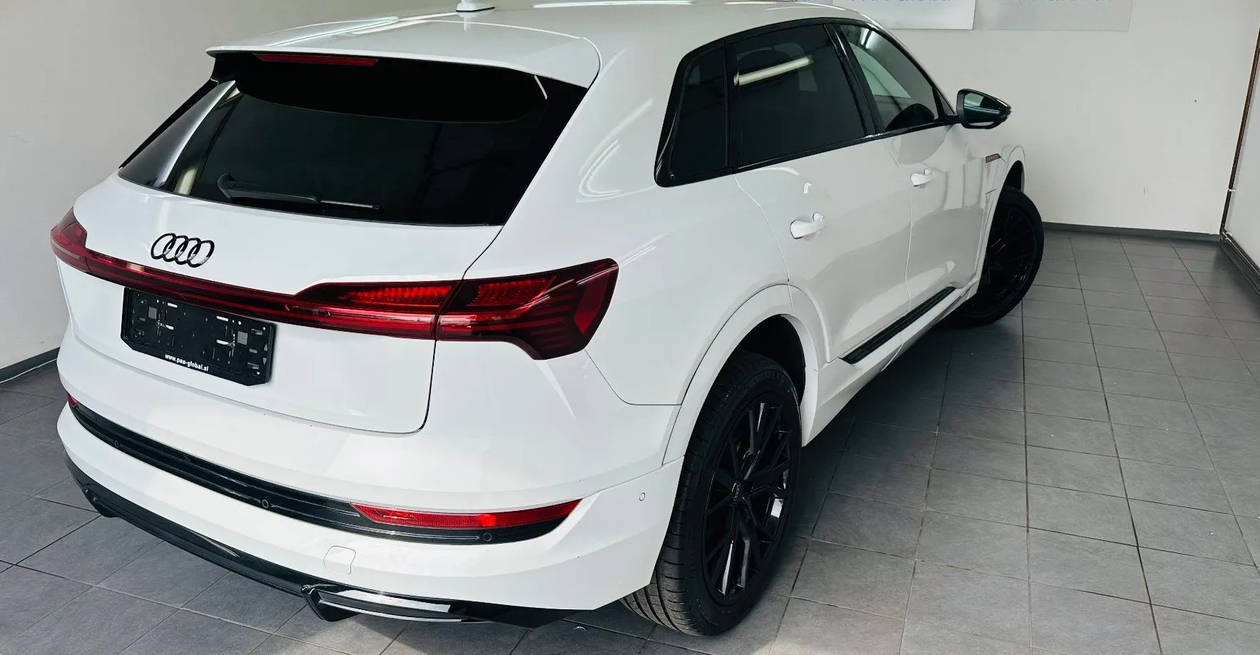 Zunanja slika - Audi e-tron - Audi  50 quattro S line.NEMŠKI+4ALU.USNJE - 2