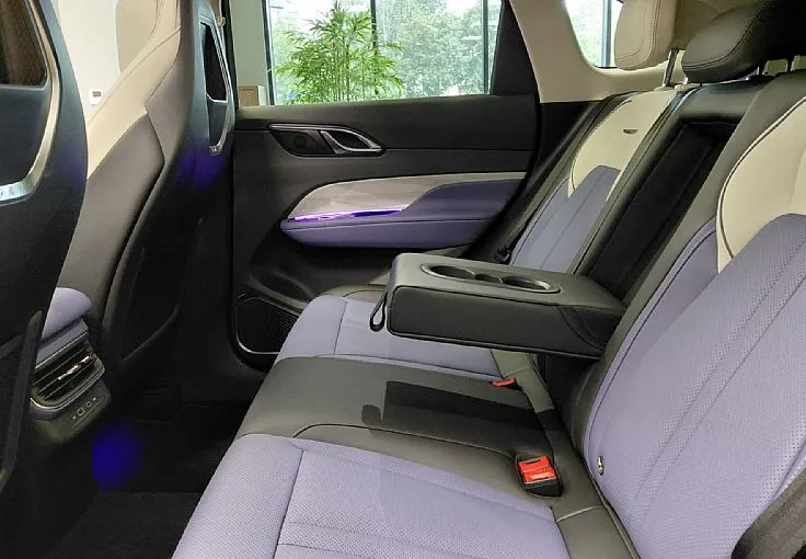 Zunanja slika - Hongqi HS3 - 2.0T 4WD Avt. MODRO-BELA NOTRANJOST - 8
