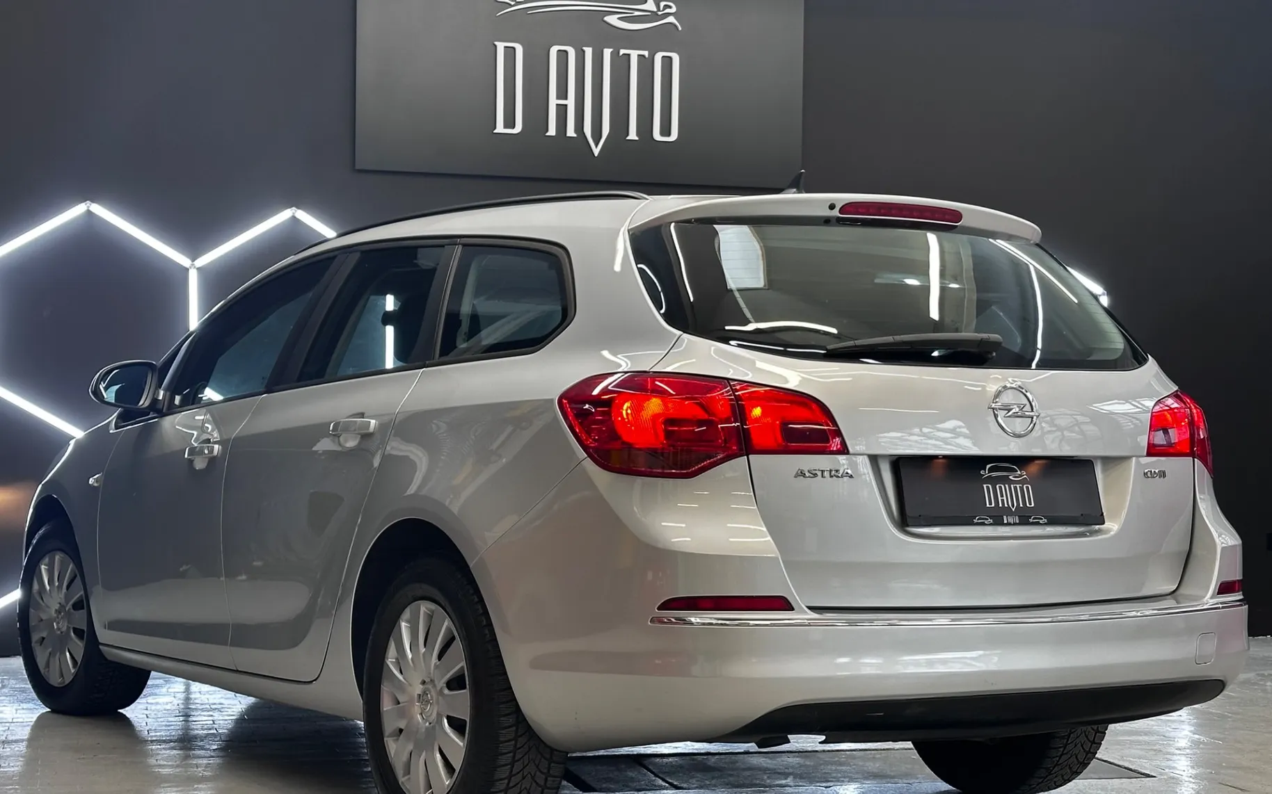 Zunanja slika - Opel Astra - Sports Tourer 1.6 CDTI SLO+NAVI+TEMPOMAT... - 6