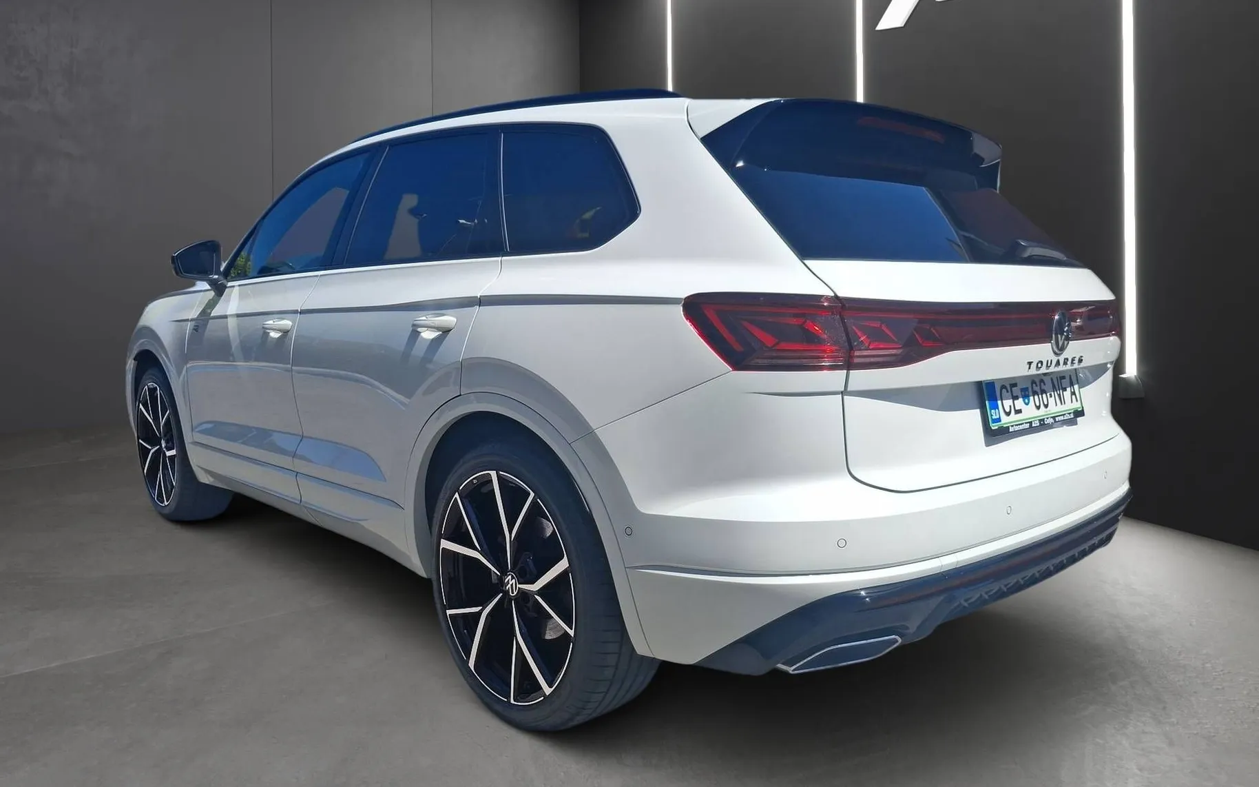 Zunanja slika - Volkswagen Touareg - 4motion V6 TDI BMT R-Line Tiptronic - 4