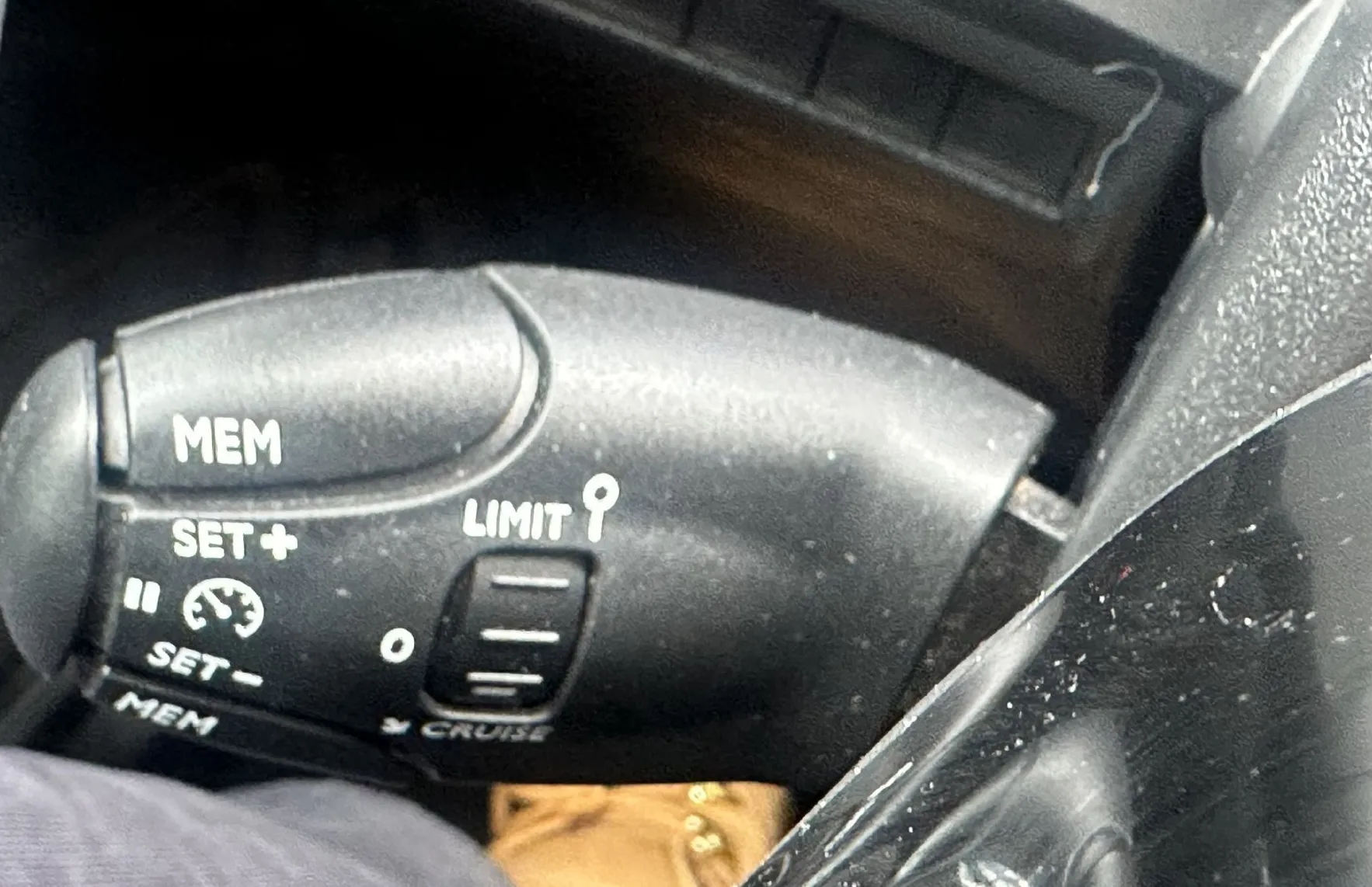 Zunanja slika - Peugeot 2008 - 1.5 BLUEHDI 130 ACTIVE.KAMERA.NAVI.LED.SAMO 90.000 - 9