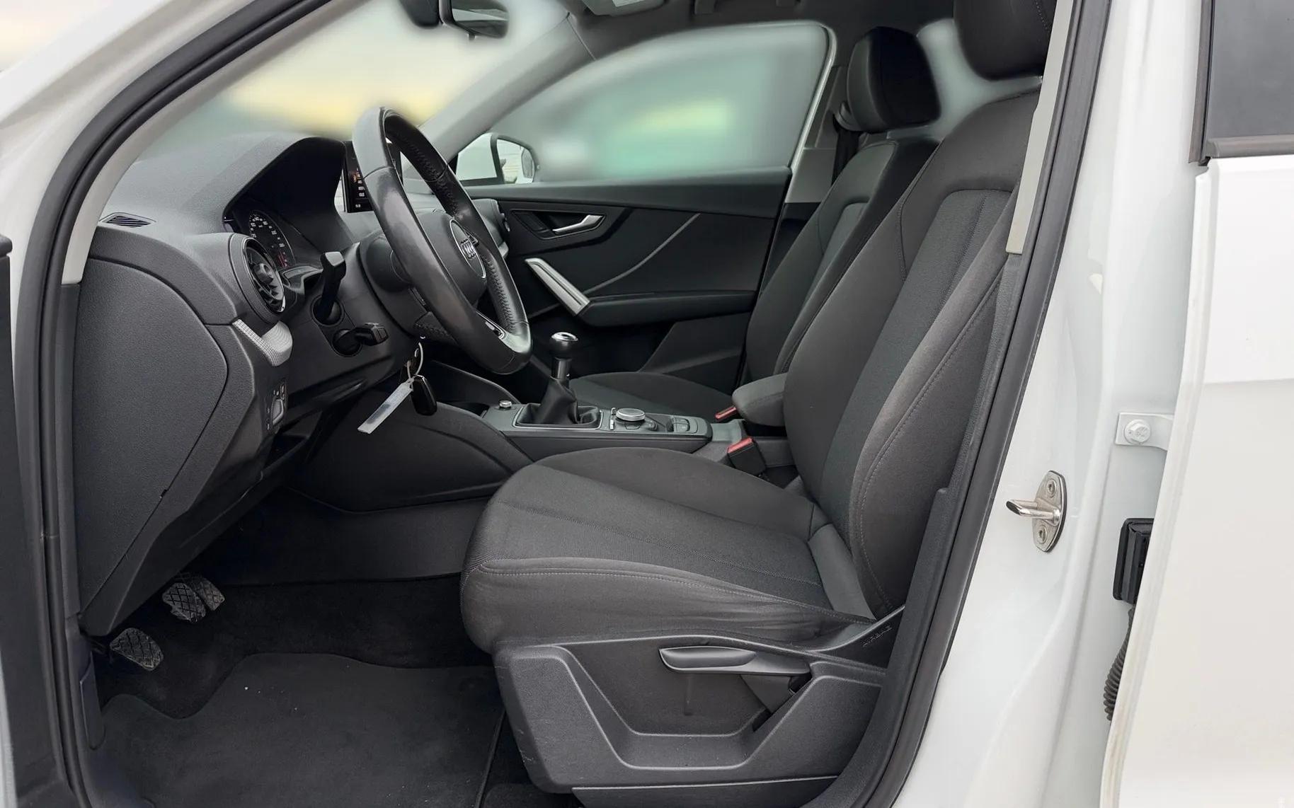 Notranja slika - Audi Q2 - 1.6 TDI S-Line  SLO - 1.Lastnik - 9