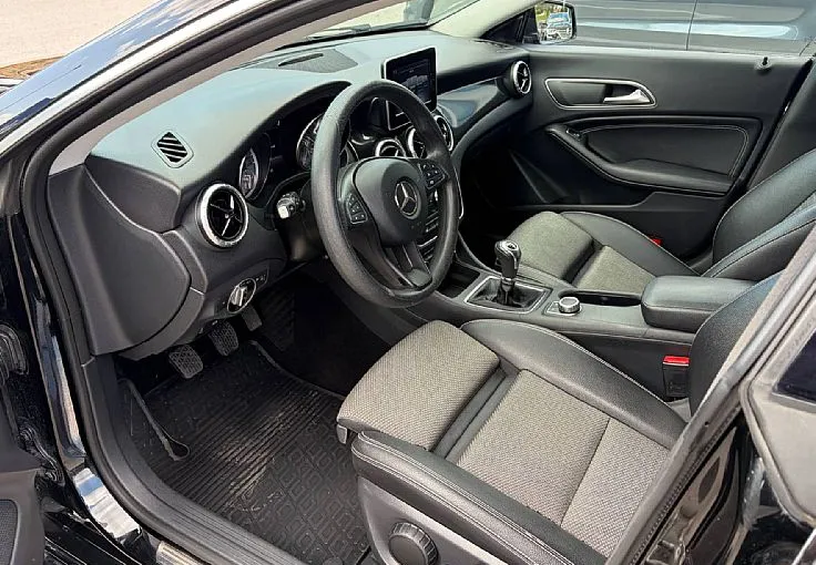 Zunanja slika - Mercedes-Benz CLA-Razred - CLA Shooting Brake CLA 200 d Shooting Brake ZELO LEPO OHRANJEN - 8
