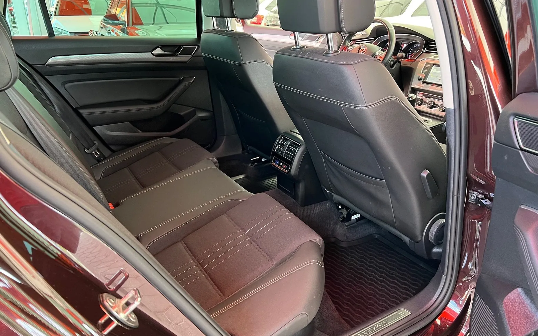 Notranja slika - Volkswagen Passat Alltrack - 2.0 TDI-4MOTION-ALLTRACK-BI-XENON-LED-SLO-NAVI-P - 12