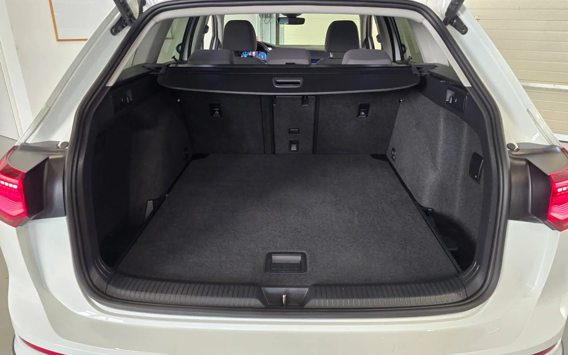 Notranja slika - Volkswagen Golf Variant - 2.0 TDI Alltrack 4Motion DSG - Matrix.pano.kamera - 16