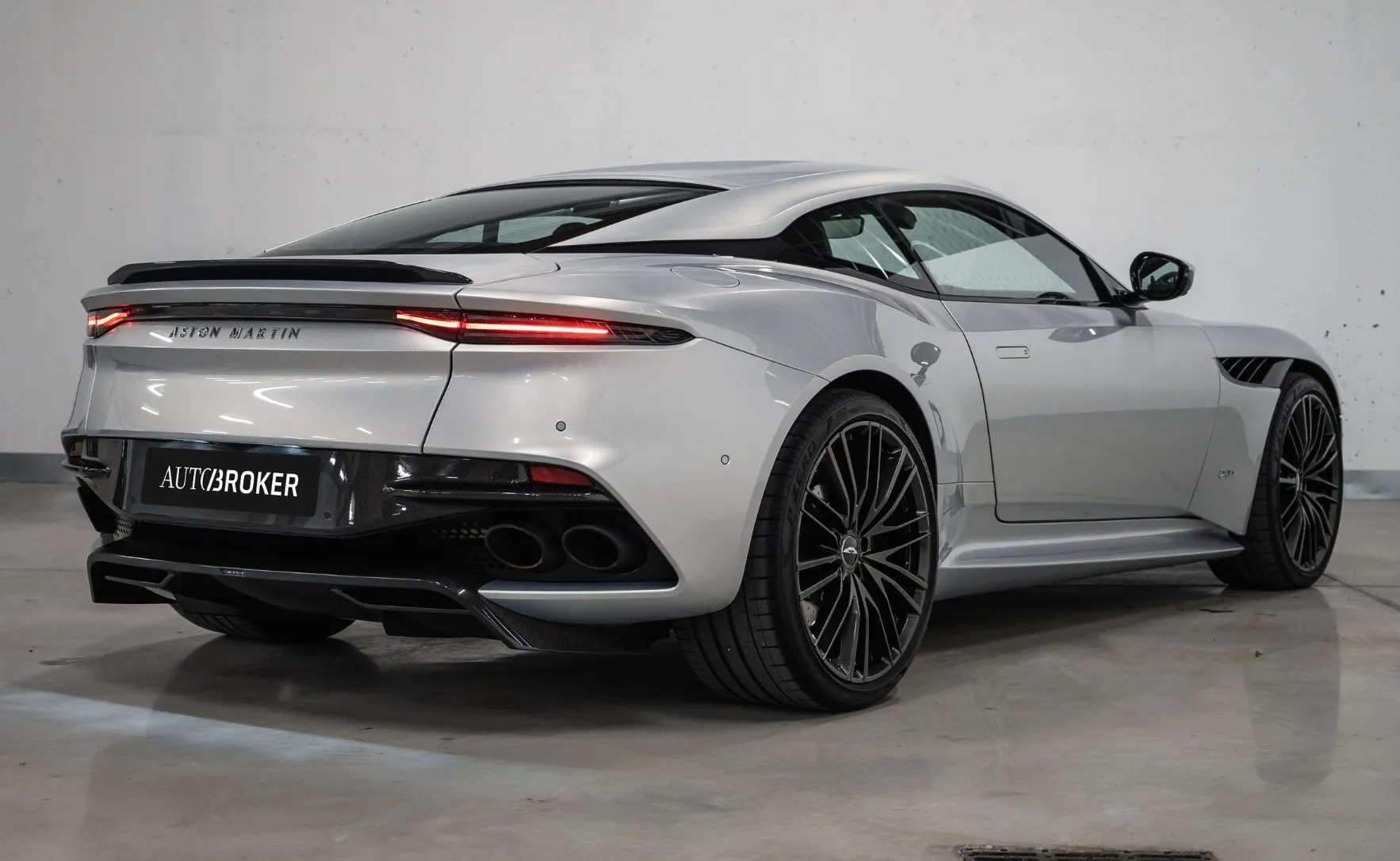 Zunanja slika - Aston Martin DBS - DBS - 5