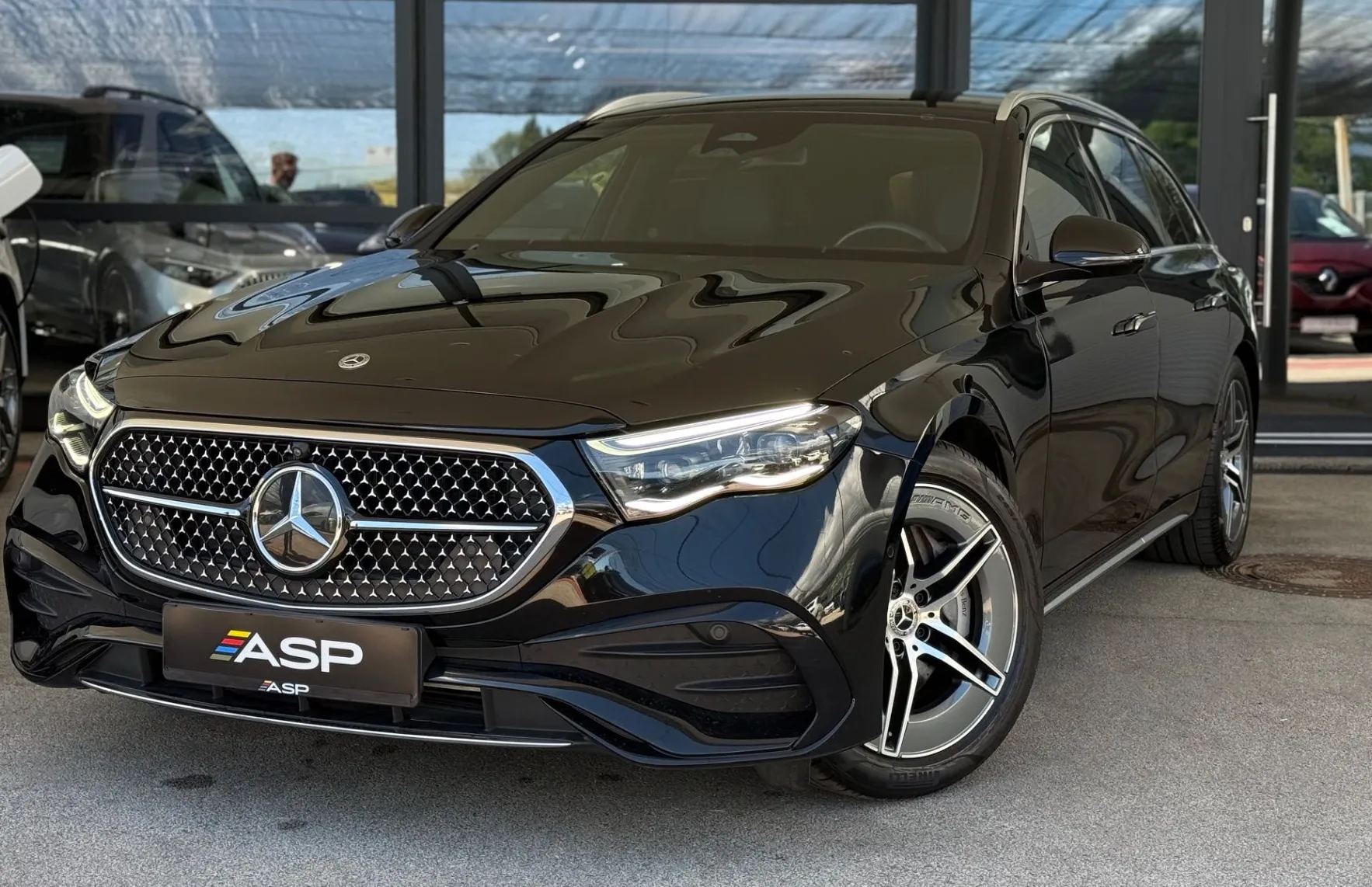 Zunanja slika - Mercedes-Benz E-Razred - 300e T AMG LINE - 3