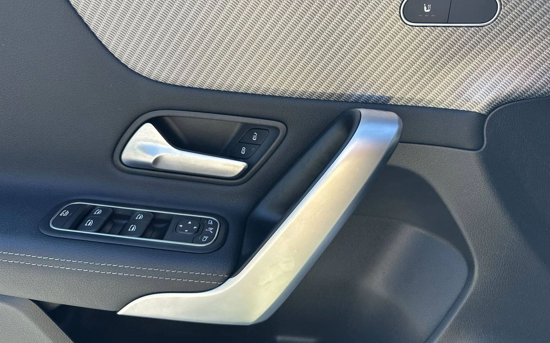 Notranja slika - Mercedes-Benz A-Razred - A 180 Progressive Avt. VIRTUAL GRETJE SED.LED LUČI - 13