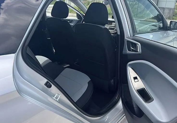 Zunanja slika - Hyundai i20 - 1.1 CRDI COMFORT SAMO 121293 KM ZELO LEP... - 10