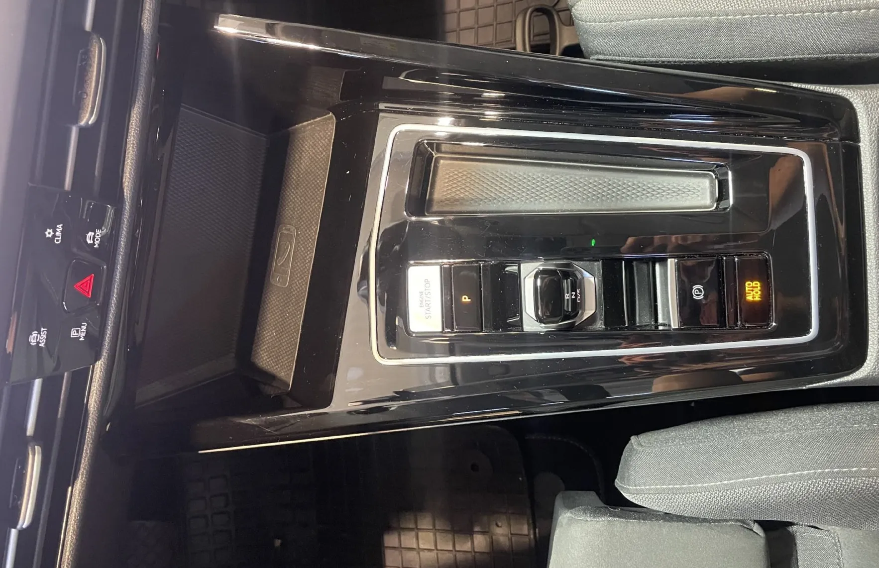 Zunanja slika - VW Golf - Variant VIRTUAL-KEYLESS-HEADUP-ALCANTARA-NAVI-MEMORY-DSG - 15
