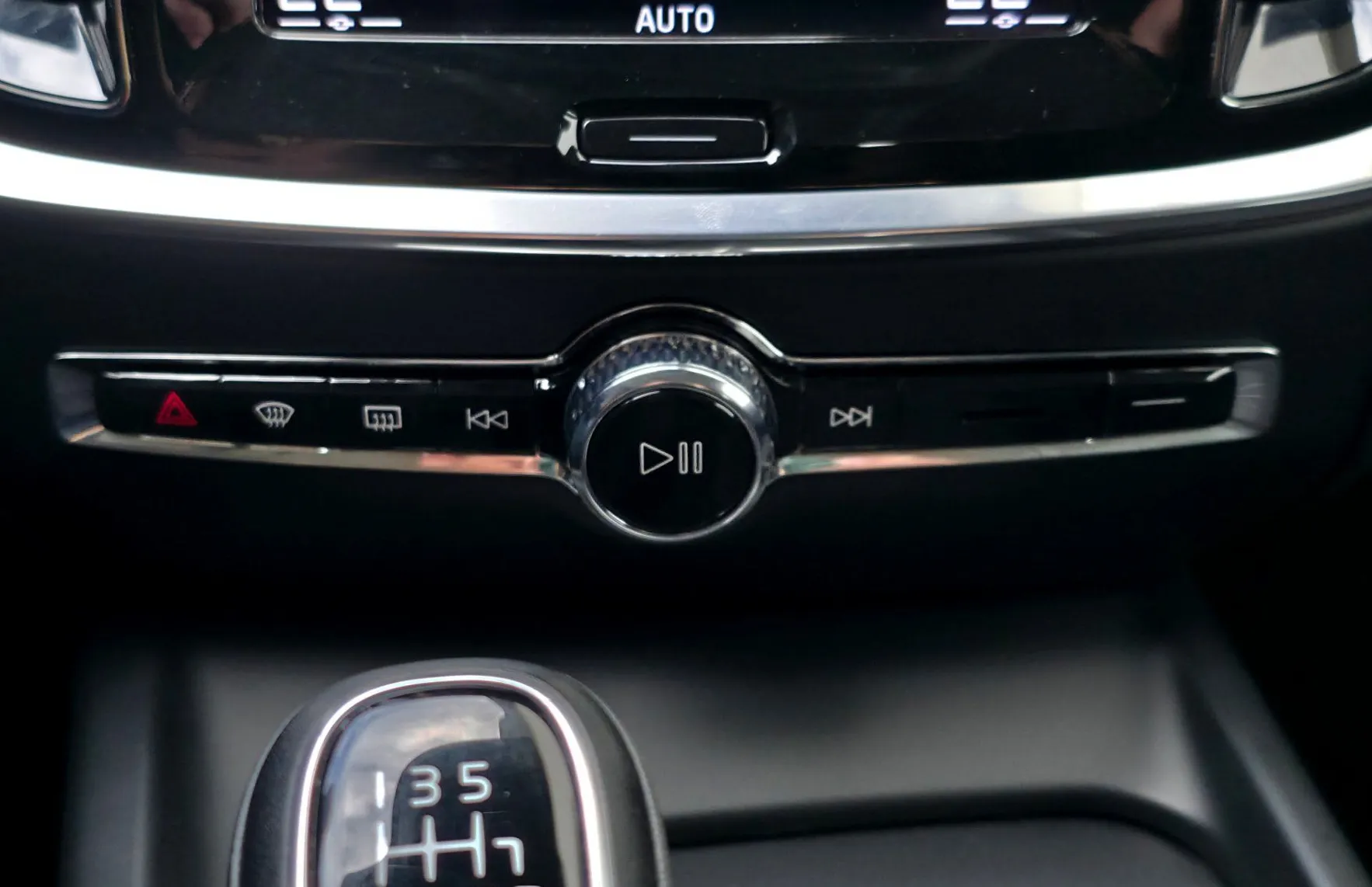 Zunanja slika - Volvo V60 - D3 Momentum FULLED•TEMP•VIRTUAL•KAMERA•2X-PDC•16C• - 13