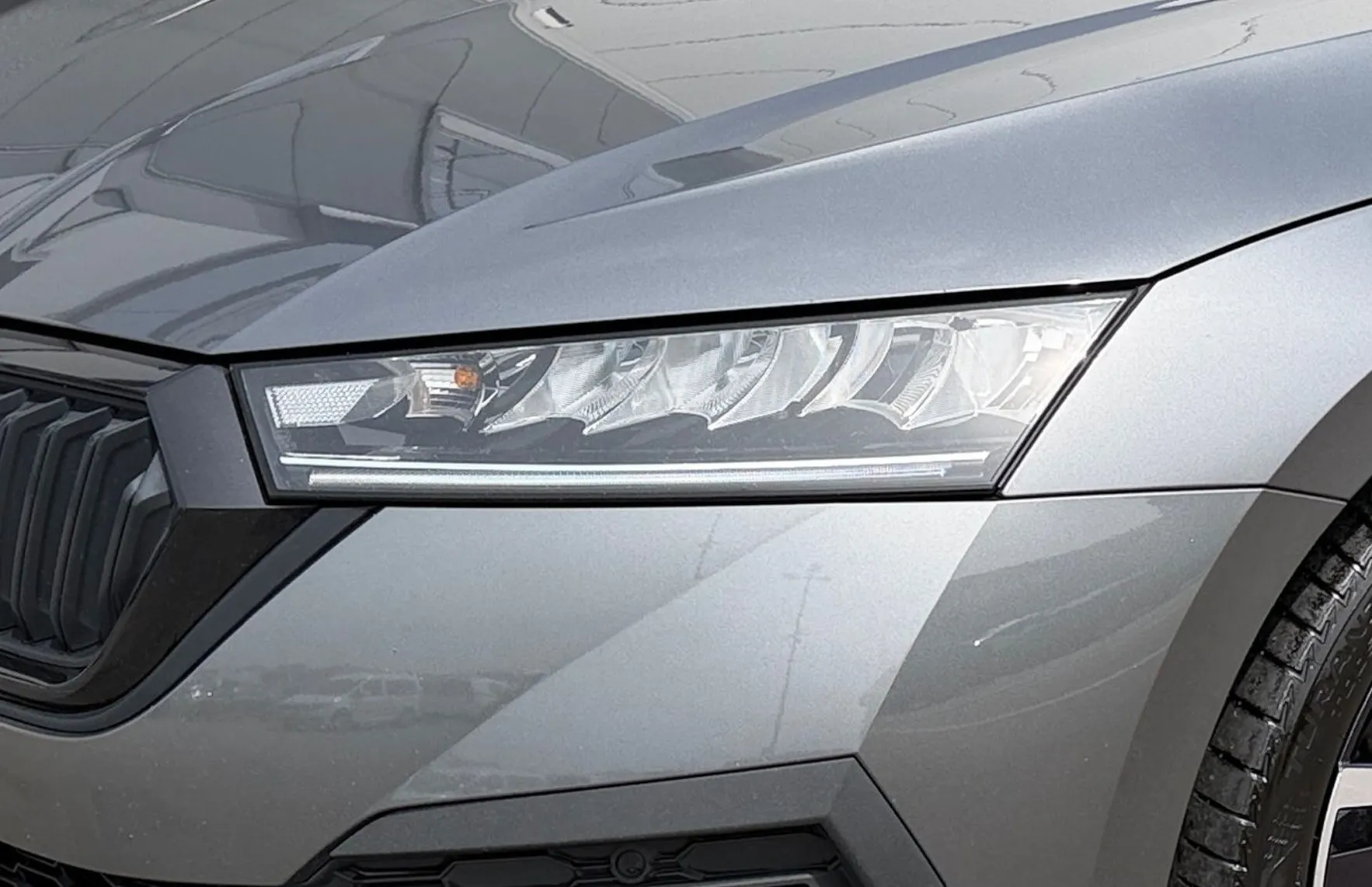 Zunanja slika - Škoda Octavia - Combi 2.0 TDI Sportline DSG-DCC-LED-Tempomat-PDC.. - 5