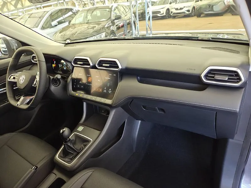 Zunanja slika - MG MG ZS - 1.5L Comfort + ZIMSKE PNEVMATIKE - 12