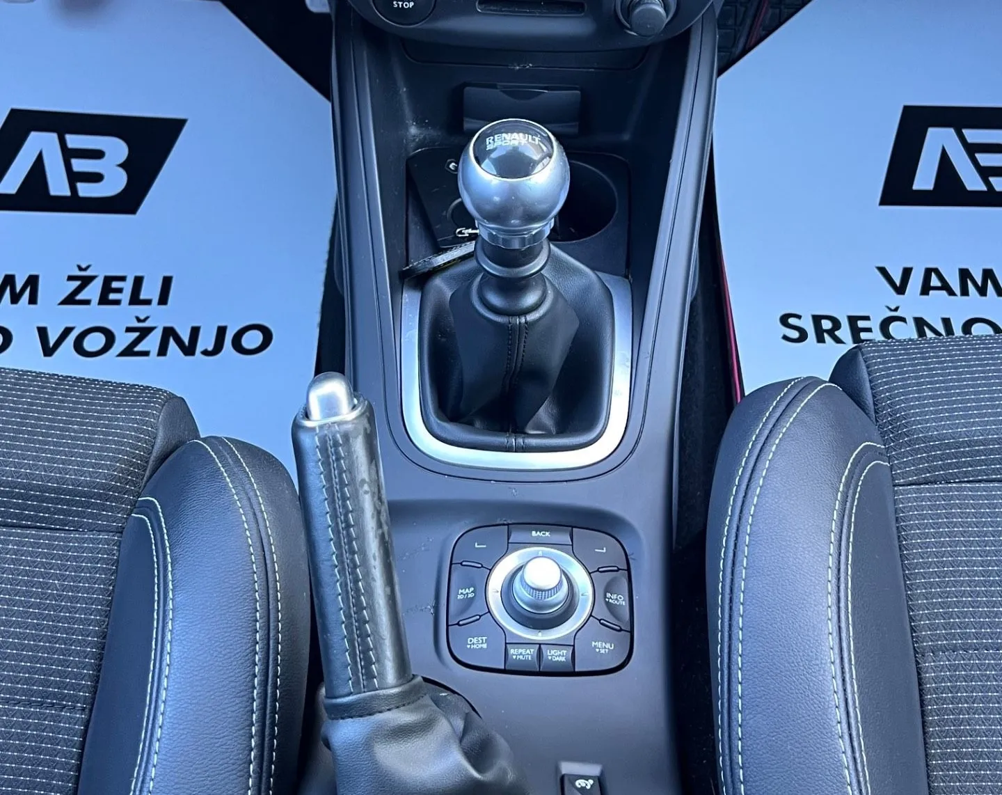 Notranja slika - Renault Megane - GT LINE 2.0 dCi+160KM+BOSE+XENON+NAVI+ALU - 12