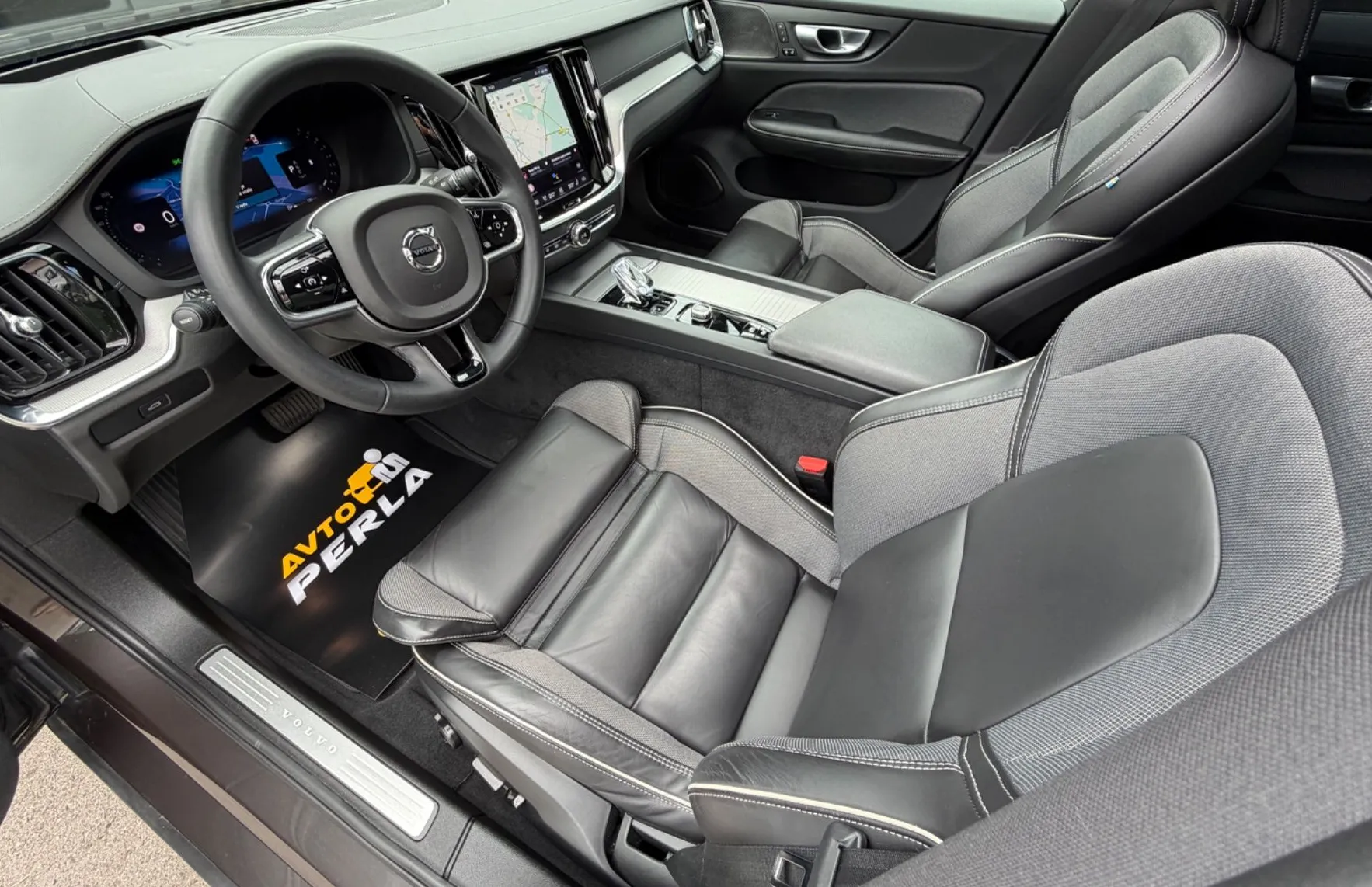 Zunanja slika - Volvo S60 - B5-R Ultimate Dark 4X4 TOP OPREMA KOT NOV JAMSTVO - 13