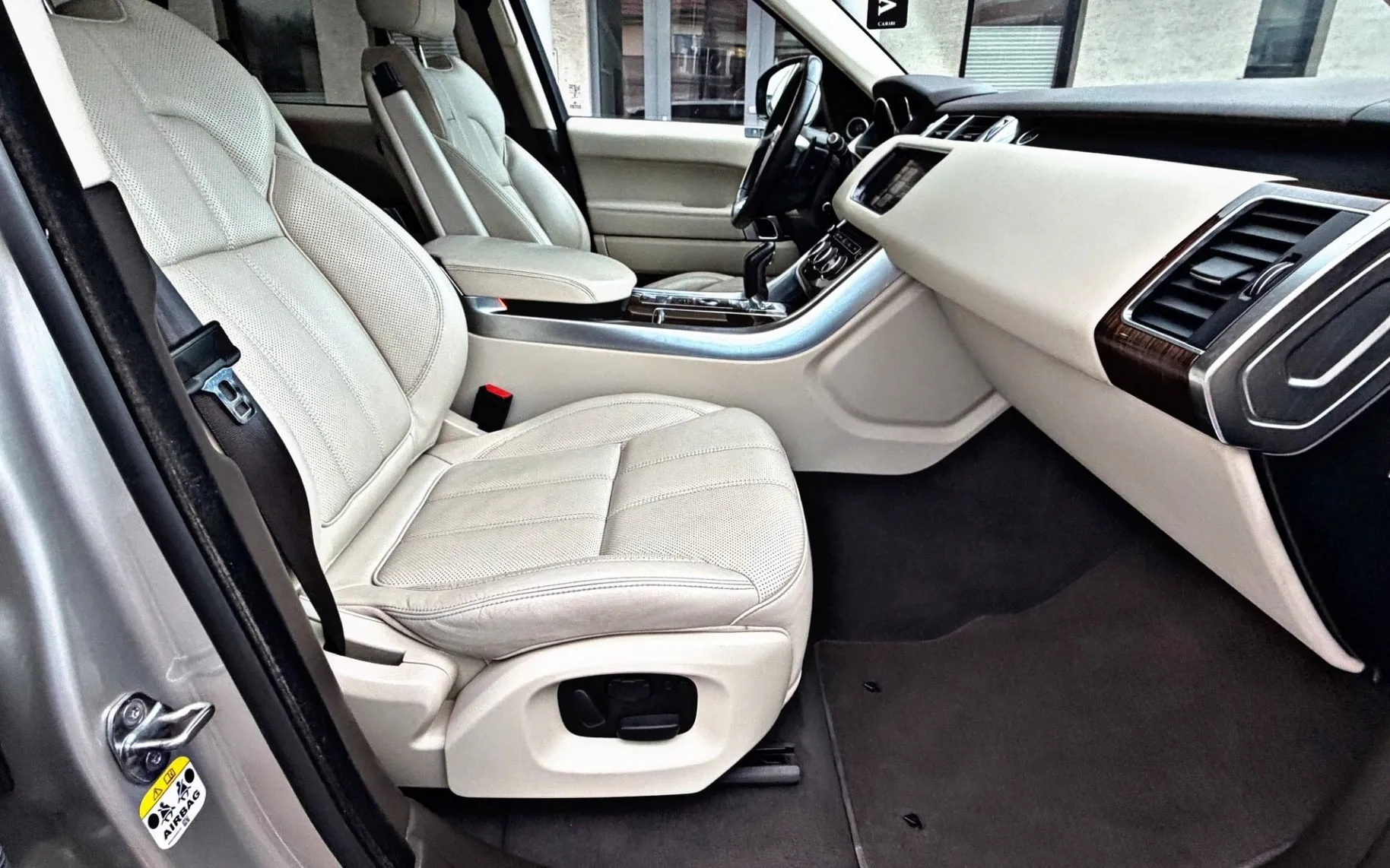 Notranja slika - Land Rover Range Rover Sport - 3.0 TDV6 SE Avt.-LED-BI-XENON-NAVI-ZRAČNO... - 7