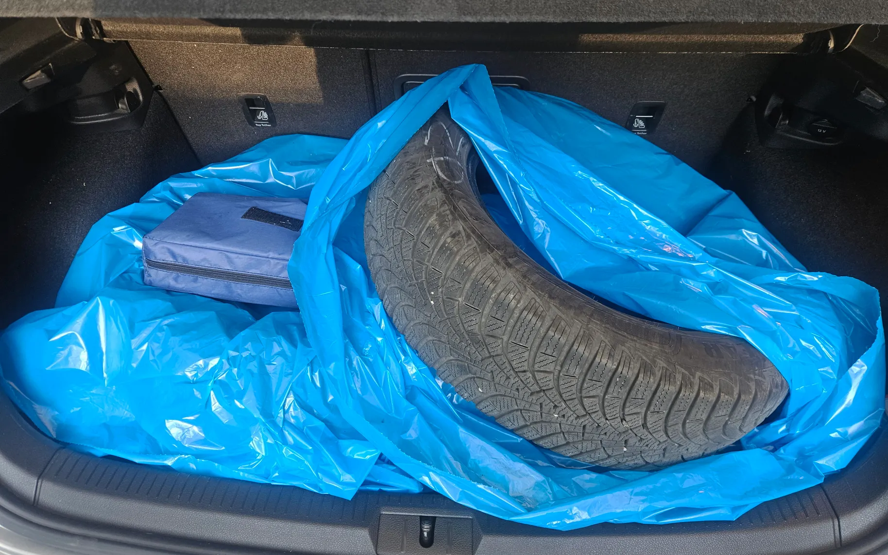 Notranja slika - Volkswagen Golf - 1,6 TDI BMT Comfortline - 17