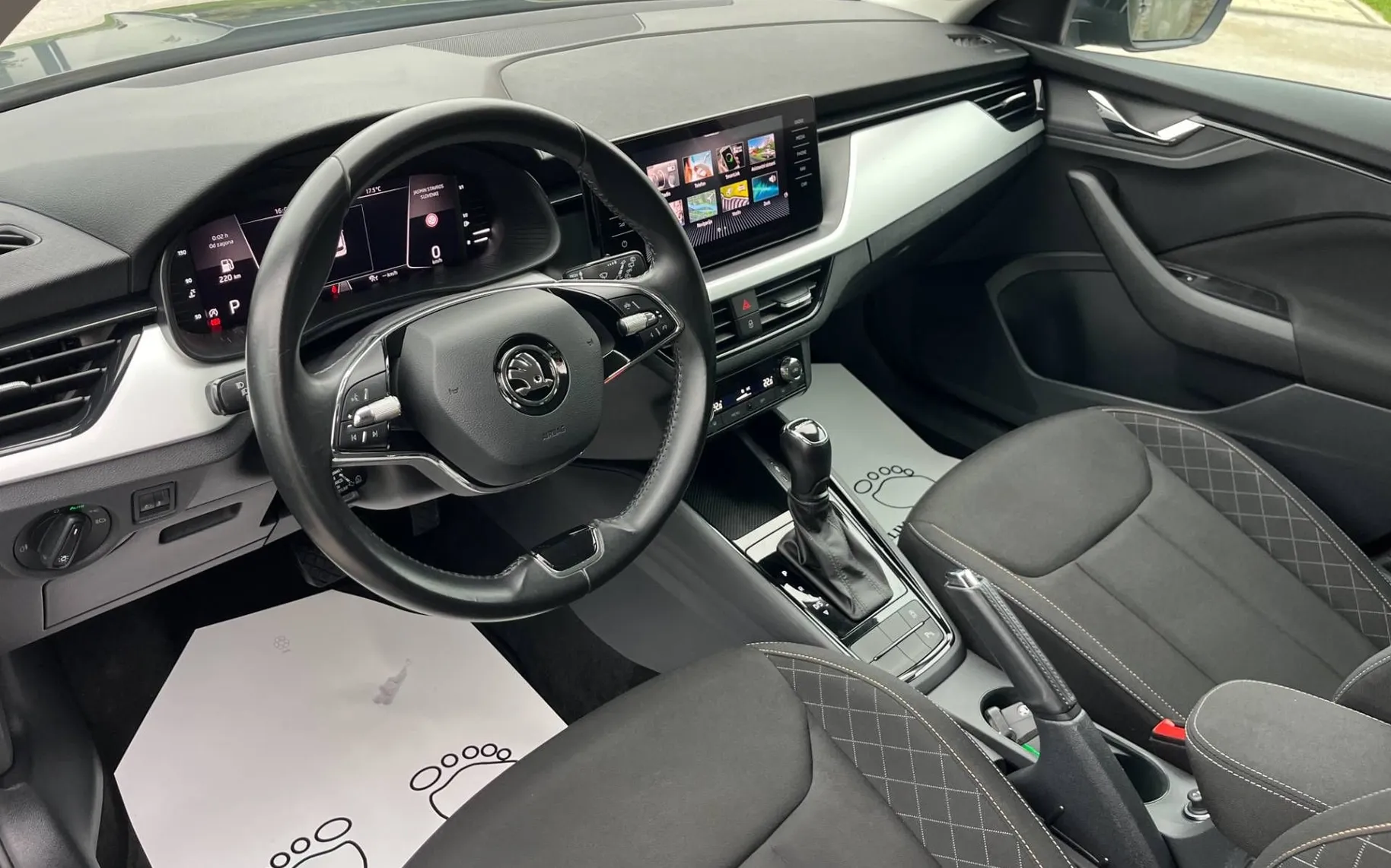 Notranja slika - Škoda Kamiq - 1.6 TDI Ambition 1.LASTNICA-LED-NAVI-ODLIČNA - 9