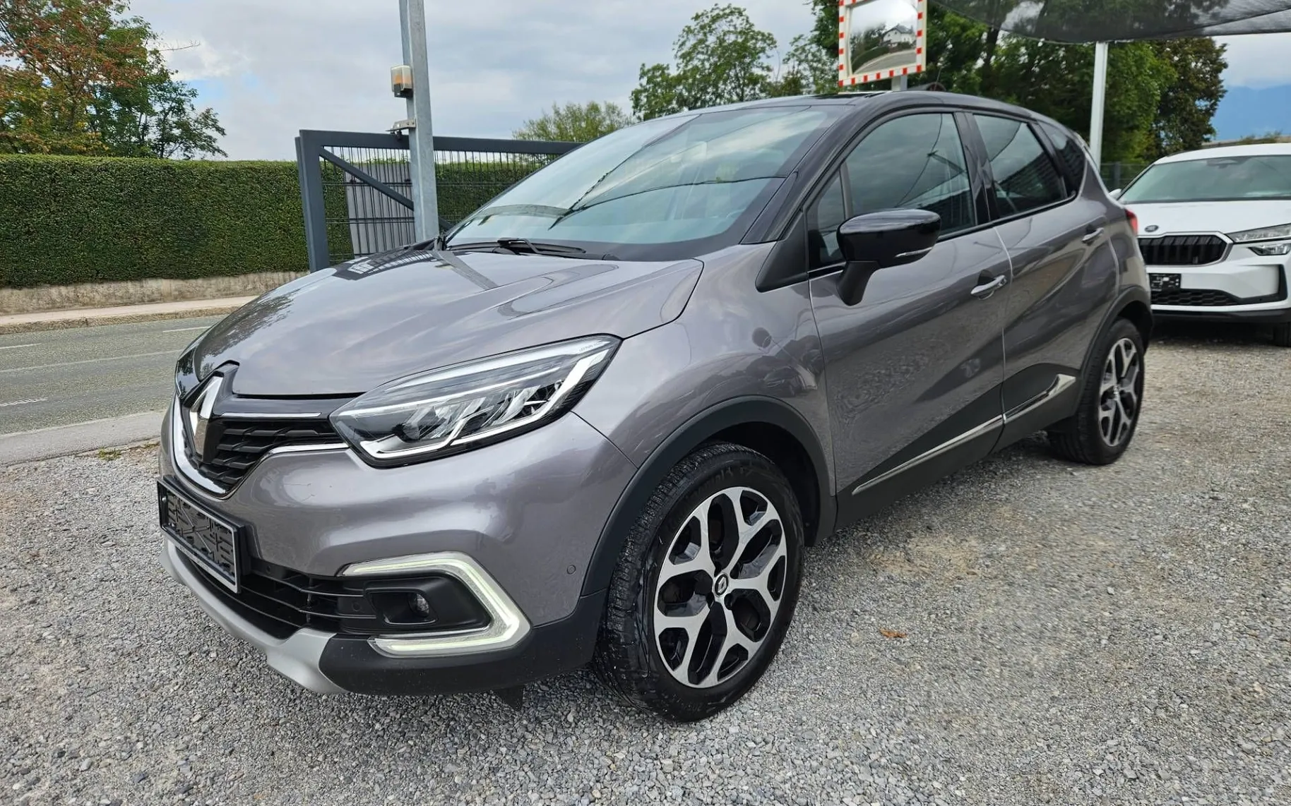 Zunanja slika - Renault Captur - TCe 130 Intens SLO NAVI KAMERA LED MRTVI KOT - 1